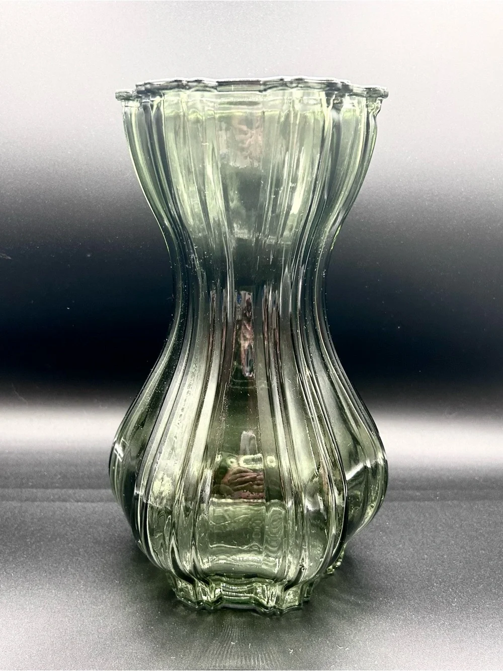Vintage Green Glass Ribbed Vase Scalloped Acorn Marked Bottom 10